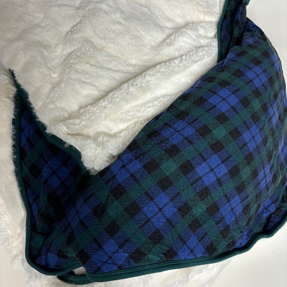Little Sleepies Emerald Plaid Plus Oversized- Cloud Blanket - Picture 6 of 8